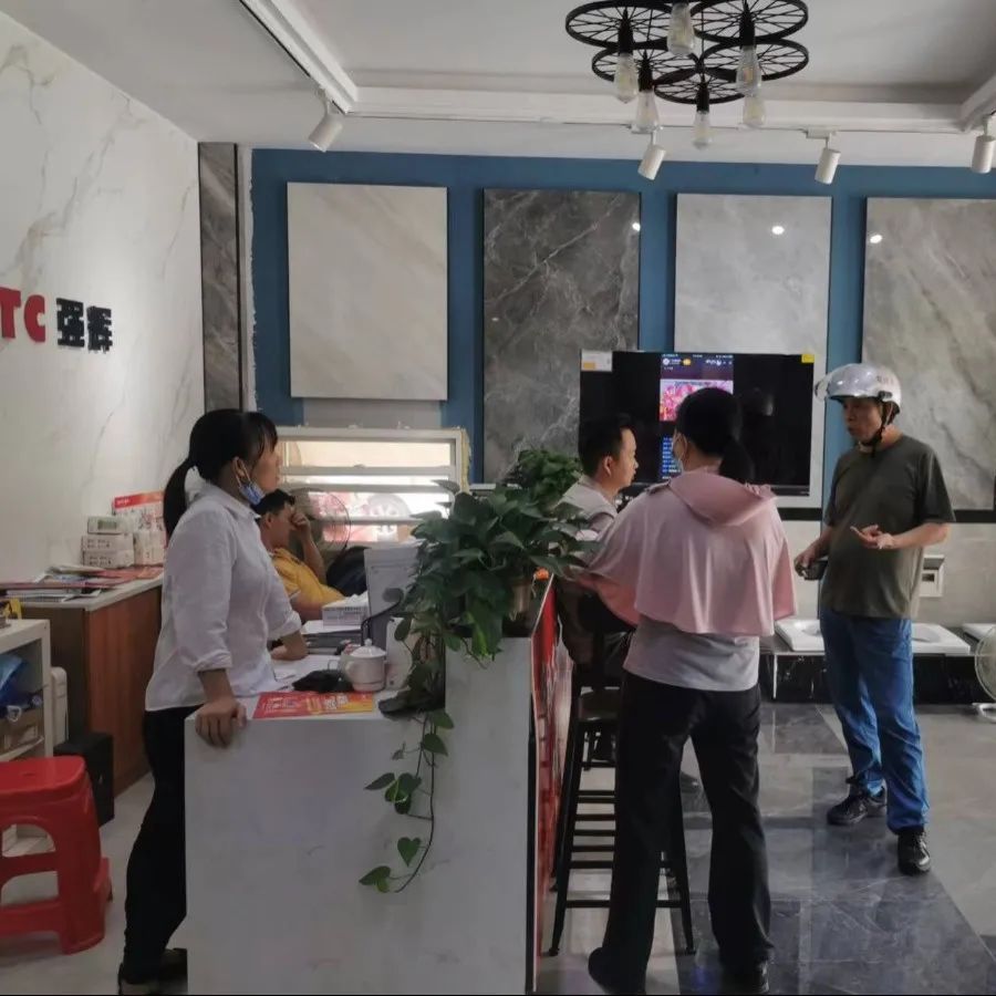 聽說，昨天下午強輝直播間嗨爆了？(圖18)